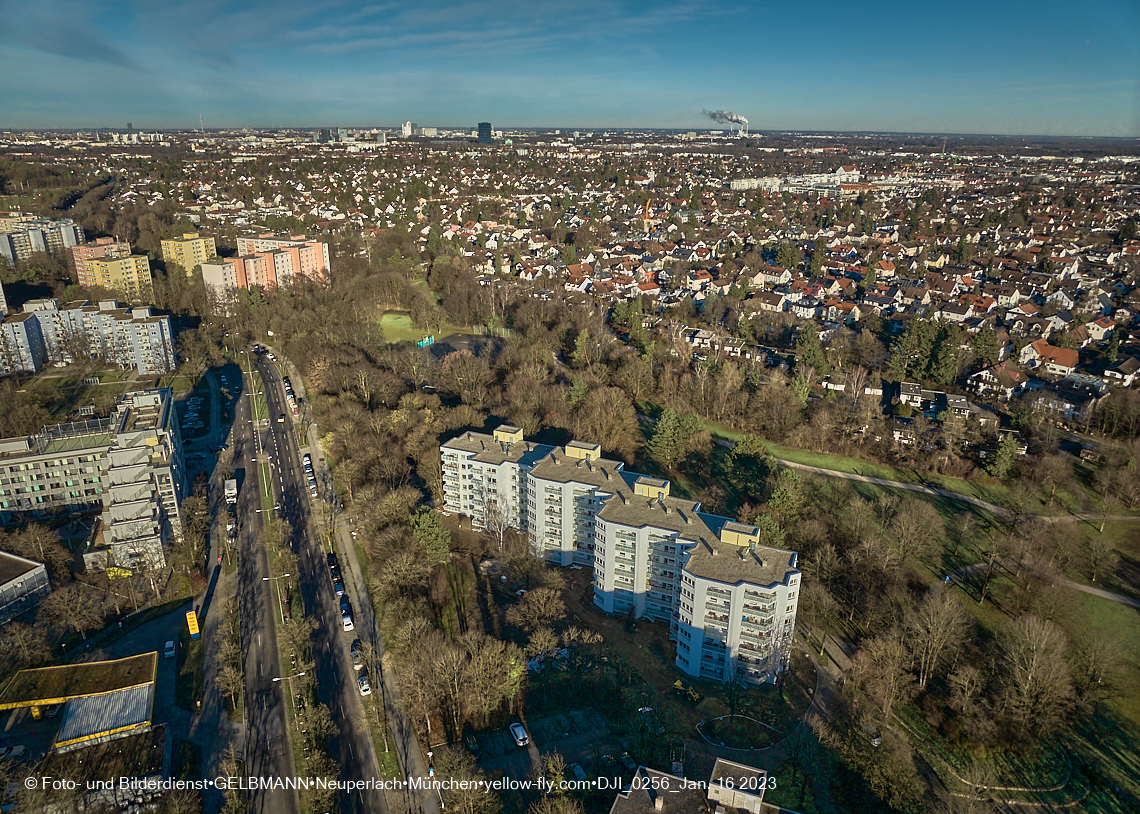 16.01.2023 - Marx-Zentrum mit Grundschule und Umgebung